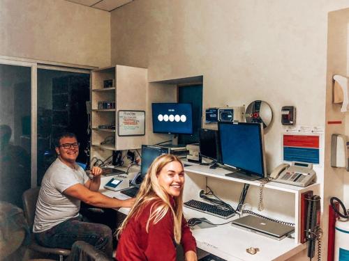 João and Emily running a pilot fMRI session